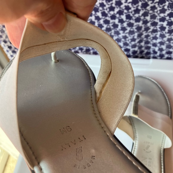 Italian Shoemakers elastic white band flats sandals slippers with gold details 9 - Picture 7 of 12